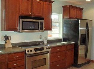 1133 Glen Oak Ct, Creve Coeur, IL