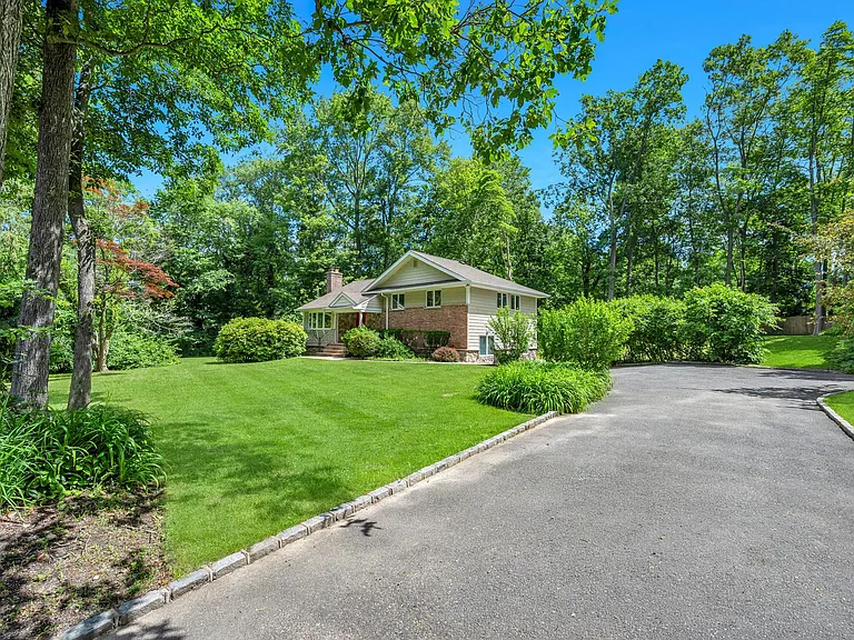 336 Dix Hills Rd #1 — Photo 2