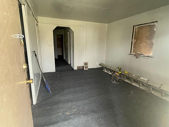 2nd image of 12112 Findlay St