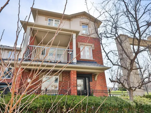 2303 Central Park Dr #6, Oakville, ON L6H 0E5