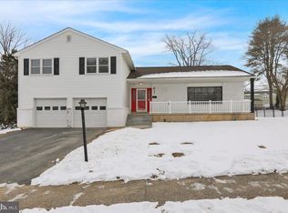 41 Dorchester Dr, Wyomissing, PA 19610