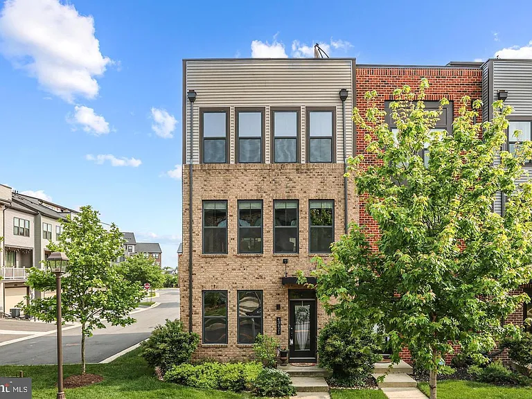 43421 Southland St — Photo 1