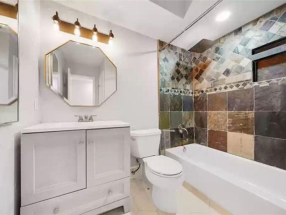 5th image of 1829 Augusta Dr APT 26