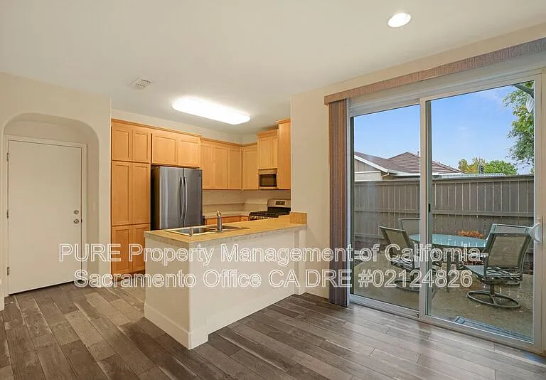 11091 International Dr — Photo 8