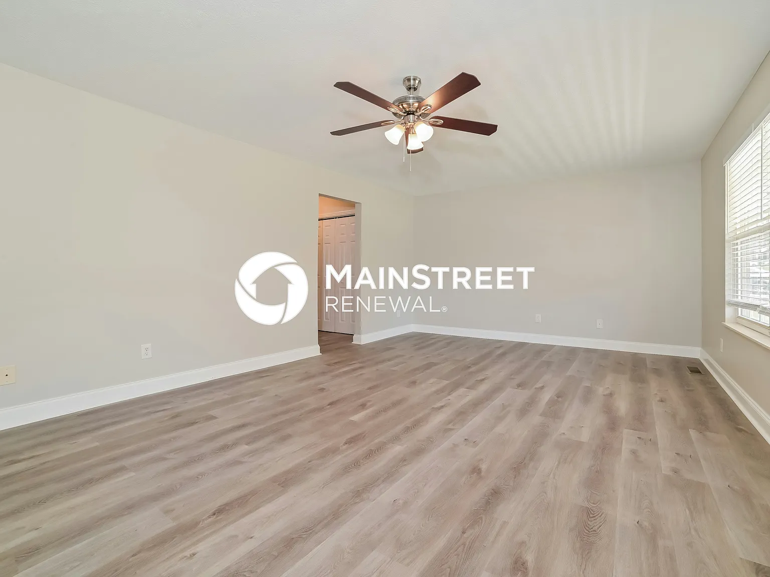 3821 Hillside Terrace Ln — Photo 2