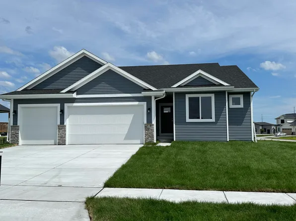412 Wicker Dr, Huxley, IA 50124