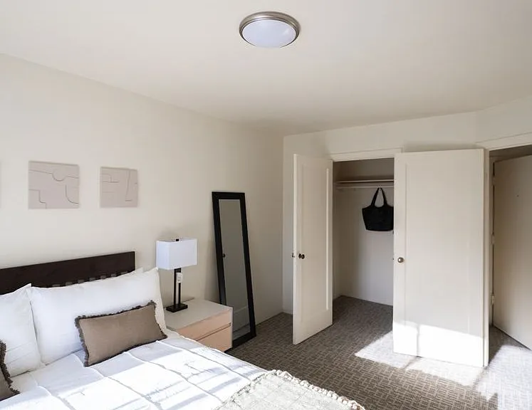 Eugene Manor Apartments — Photo 5