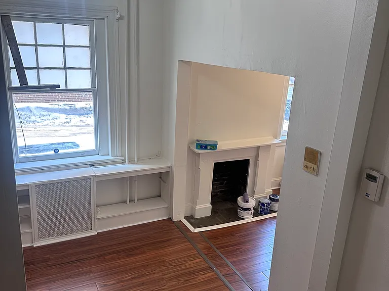 24 E Eager St #2R — Photo 7