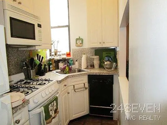 Rented by 24 7 NYC Realty Inc. | media 31