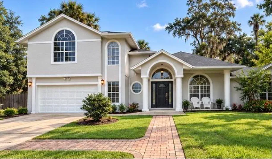 3 bed, 2.5 bath, 2038 sqft, $2,450 — Photo 1