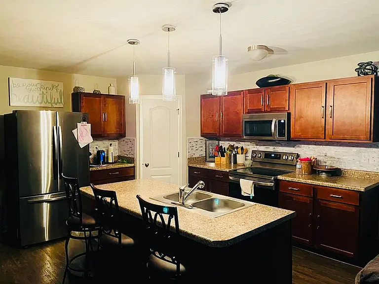 107 Fleetwood Ct — Photo 3