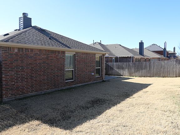 5th image of 517 Teal Ln