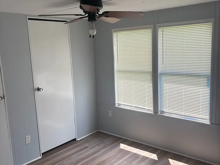 150 Merritt Dr — Photo 1