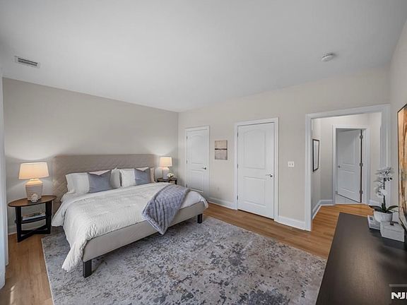 4th image of 1415 Windsor Park Ct