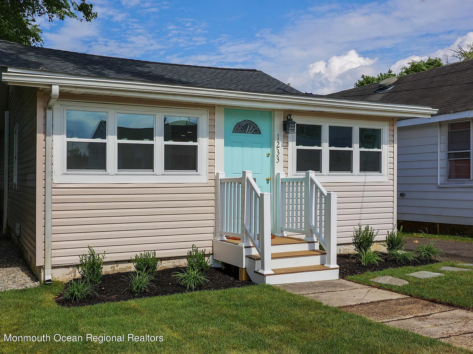 2 bed, 798 sqft, $2,300 — Photo 2