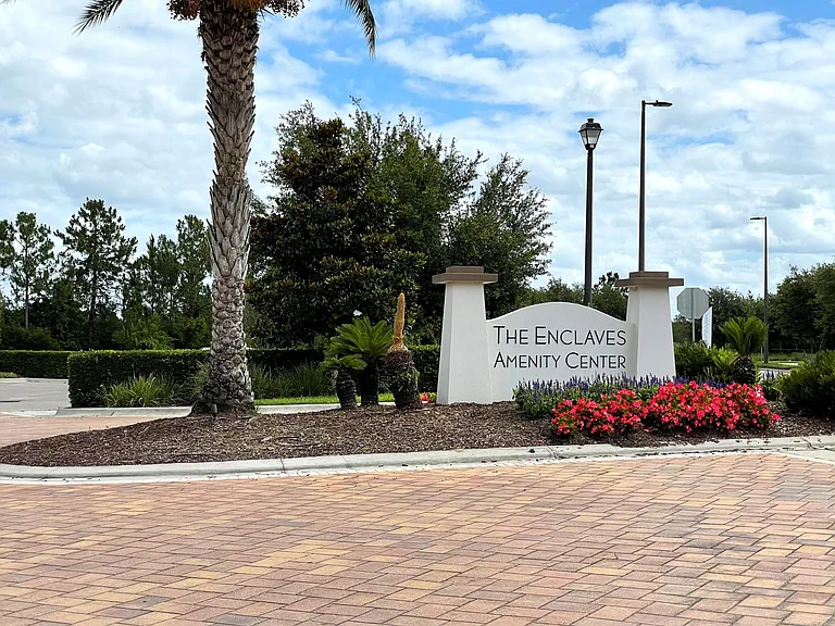 1689 Sanibel Dr — Photo 16