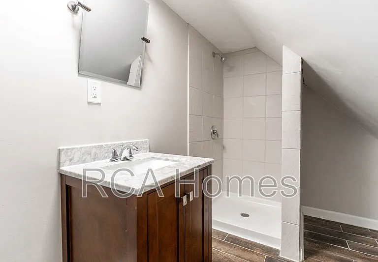 1027 Saint Paul St — Photo 9