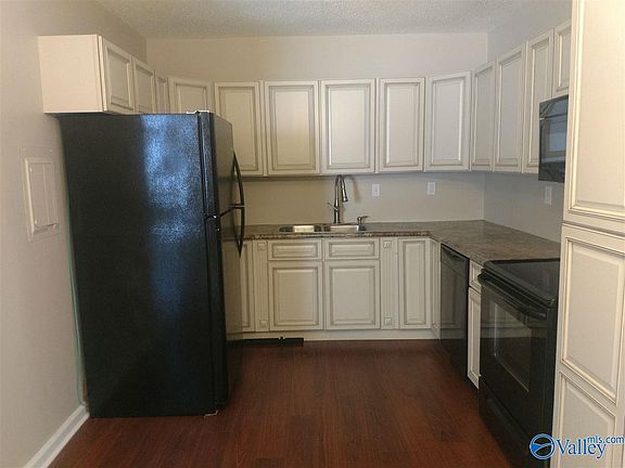 5th image of 2035 Vanderbilt Dr SW