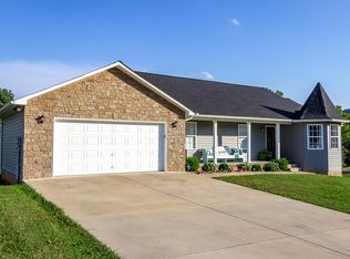 126 Creekside Dr, Bean Station, TN 37708