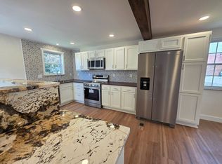 8227 Vivian Dr, Pittsburgh, PA 15237