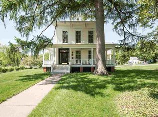 607 S Center St, Geneseo, IL 61254