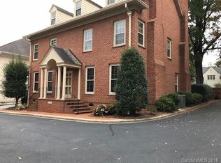 1221 Wareham Ct, Charlotte, NC 28207