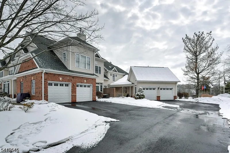 4 LOFT DR photo 1