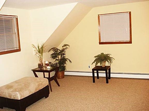4th image of 148 Clement Ave