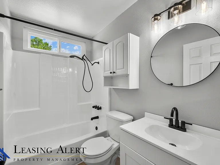 28031 Meadowcreek Rd — Photo 15