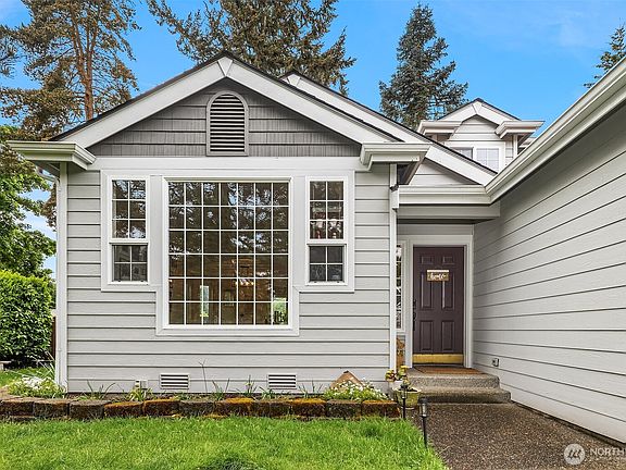 3rd image of 1216 200th Avenue E
