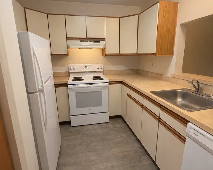 31 Railroad St #5 — Photo 1