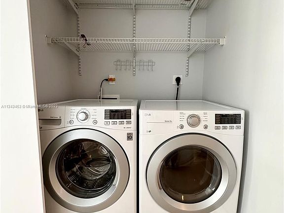 4th image of 186 SE 12th Ter APT 1509