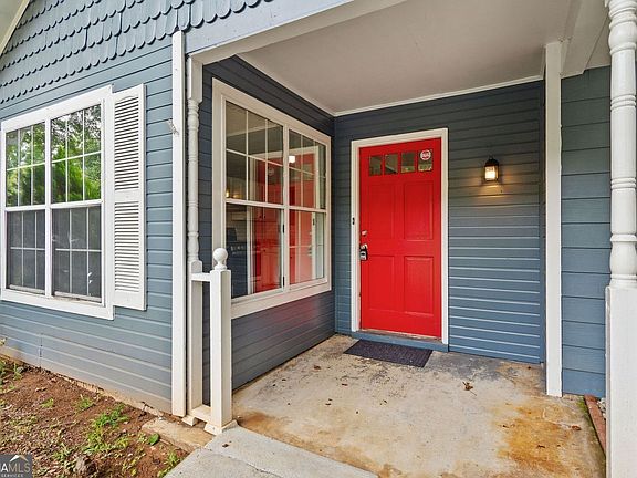 3rd image of 5126 Farm Place Dr NE