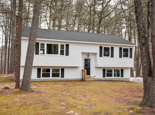 12 Mike Ln, Litchfield, NH 03052