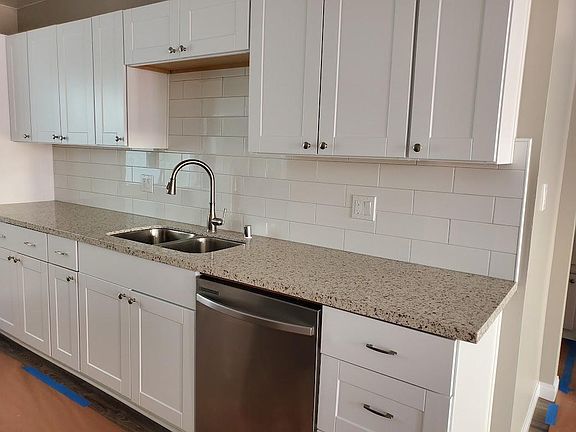 4th image of 448 Del Mar Ct APT B