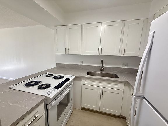 2nd image of 3138 Waialae Ave APT 609
