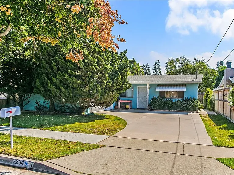 2234 Avalon St — Photo 1