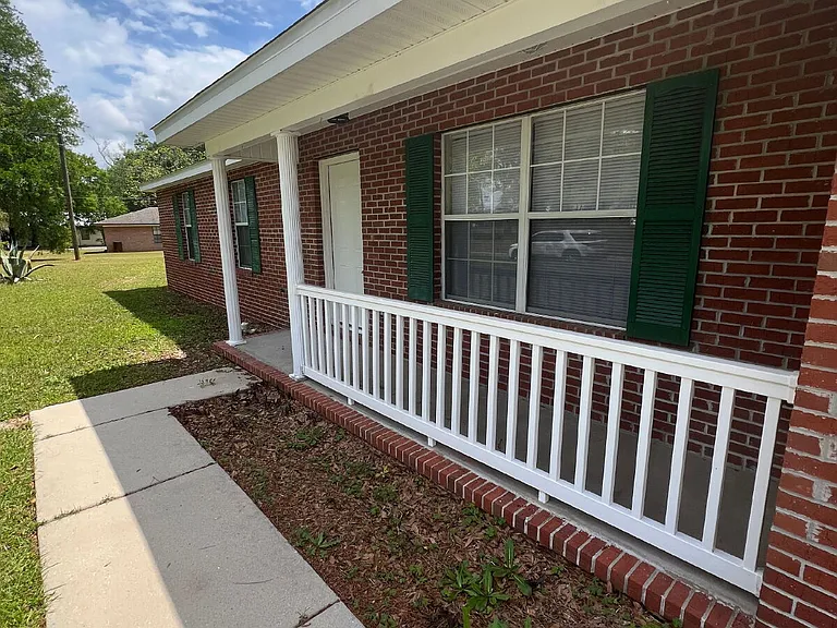 2119 Hamilton St — Photo 3