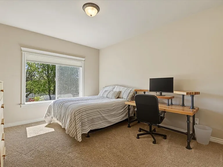 553 E Forest Ridge Dr — Photo 12
