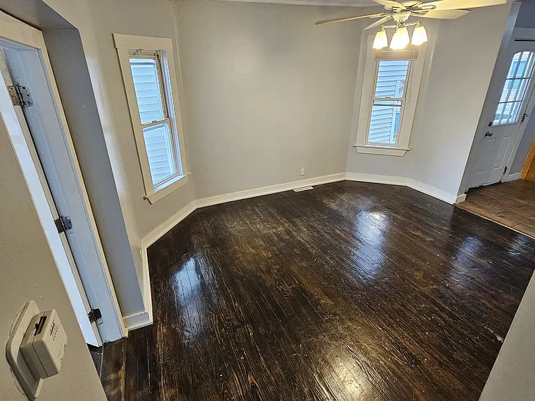 22 Clare St #4 — Photo 4