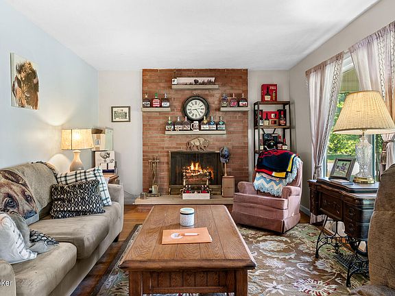 3rd image of 4912 Cedar Brook Ct