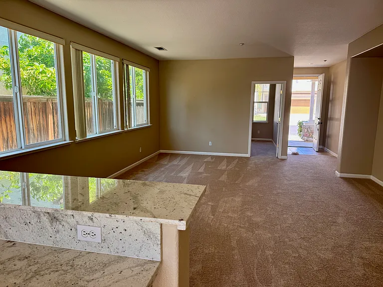 2706 Serene Ct — Photo 4