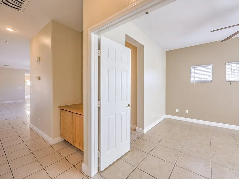 10540 Allthorn Ave — Photo 15