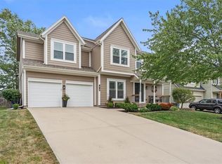 18140 W 159th Ter, Olathe, KS 66062