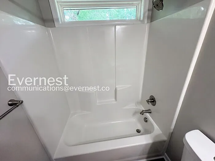 15801 Meridian Ave — Photo 7