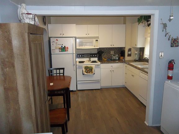 5th image of 305 Linn St