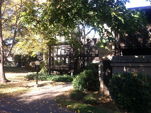 2nd image of 2201 Woodside Ln Unit 12