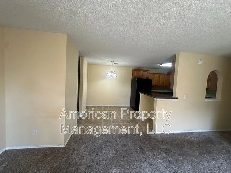 4718 NE Wisconsin St — Photo 13
