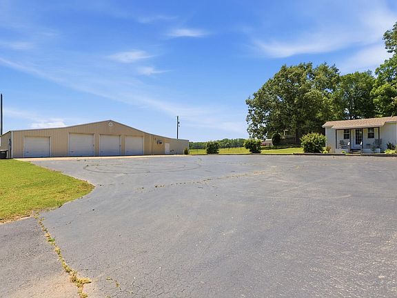 5th image of 205 Dugger Rd