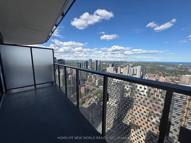 11 Wellesley St W #5712 — Photo 19